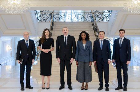 “Dünyada beynəlxalq hüquq deyilən məsələ yoxdur, güc var, əməkdaşlıq var, müttəfiqlik var, qarşılıqlı dəstək var…Biz kiminsə naminə azərbaycanlıların həyatını və sağlamlığını riskə atmaq niyyətində deyilik…”   Azərbaycan Prezidentinin yerli televiziya kanallarına növbəti-MÜSAHİBƏSİ – FOTOLAR – YENİLƏNİB – (6)